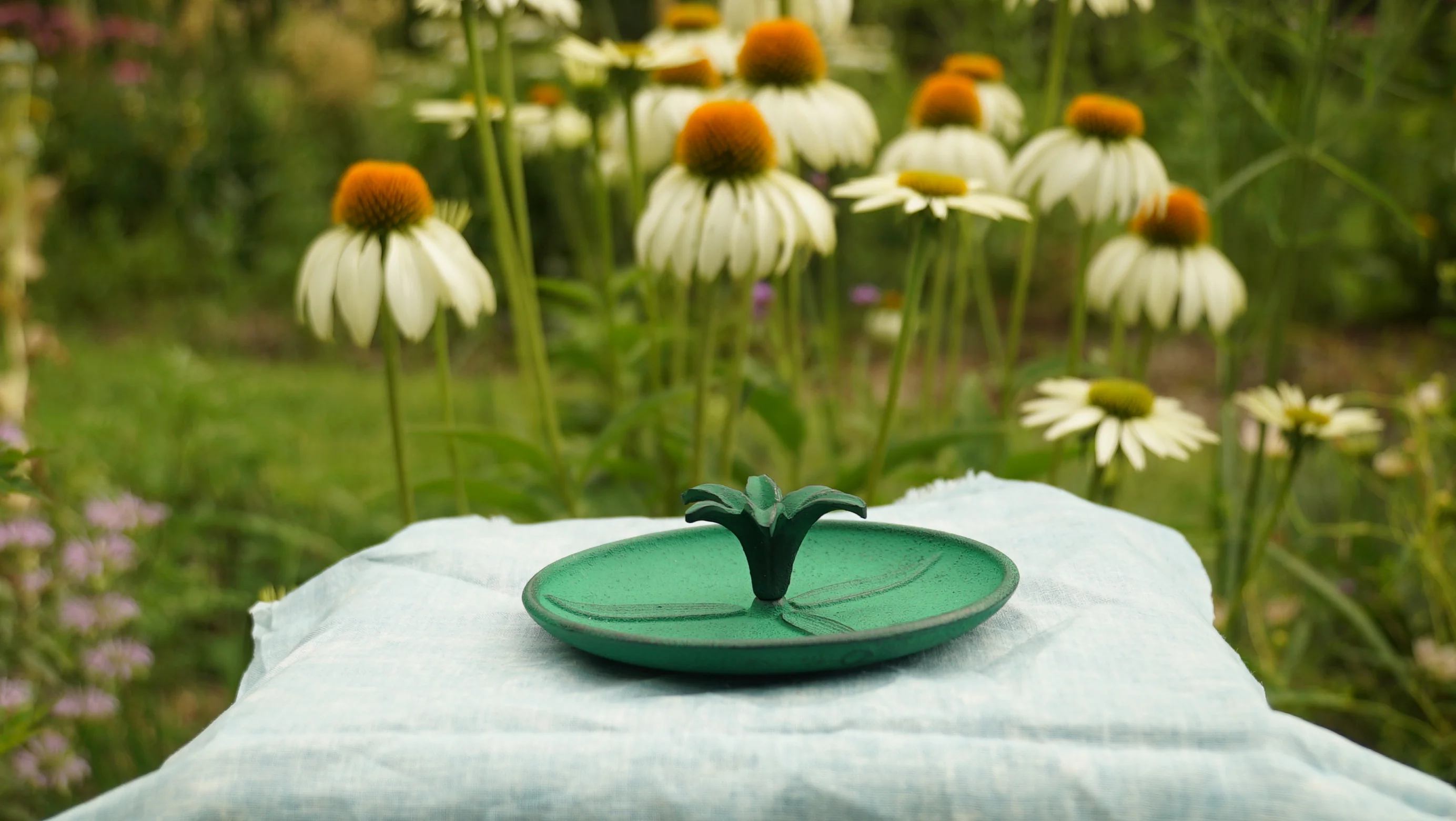 Cast Iron Green Lily Incense Holder - Image 3